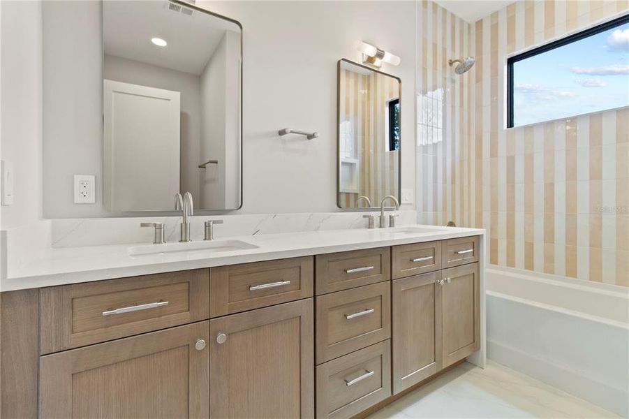 Furnished interior view inside a new home in , Orlando (Image 39).