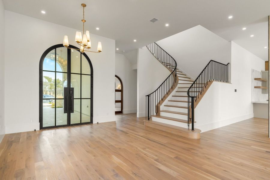 Spacious, unfurnished interior of a new home in Fleming Pointe, Fort Worth (Image 21). Spacious, unfurnished interior of a new home in Fleming Pointe, Fort Worth (Image 21).