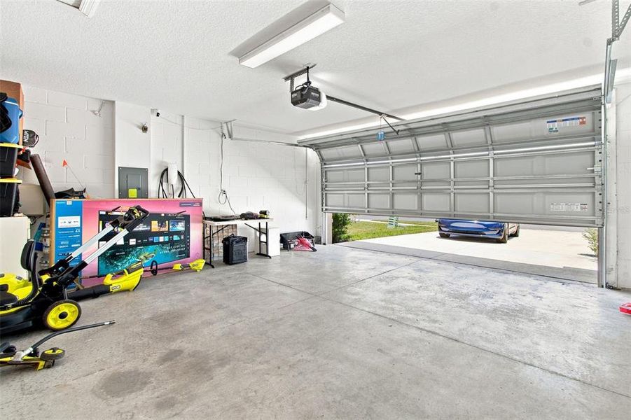 Spacious, unfurnished interior of a new home in , Zephyrhills (Image 24). Spacious, unfurnished interior of a new home in , Zephyrhills (Image 24).