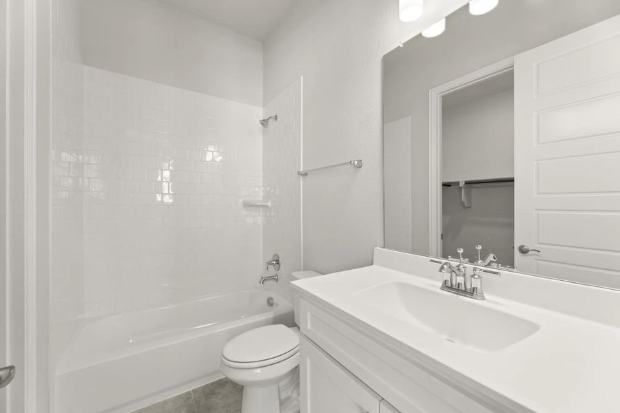 The Eastland II B Bathroom The Eastland II B Bathroom