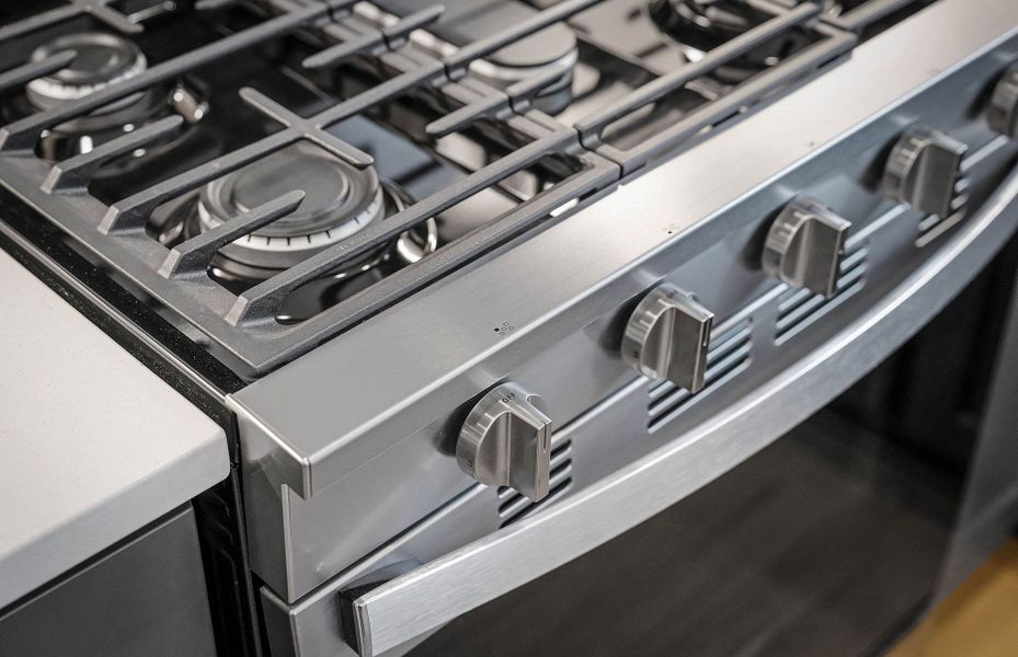 Representative interior finishes for a home built from the Compass by Del Webb in Del Webb Austin at Lost Pines, Bastrop (Image 64).