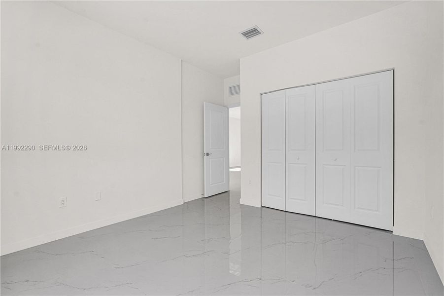 Spacious, unfurnished interior of a new home in , Miami (Image 63).