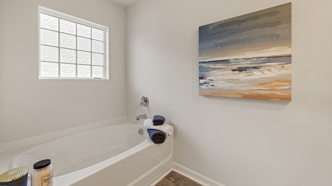 Representative furnished interior of a home built from the ROBIE by D.R. Horton in Pointe Park, Union City (Image 26).