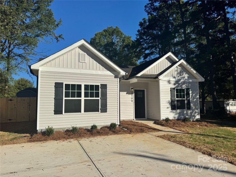 Image 12 of a home in . Image 12 of a home in .