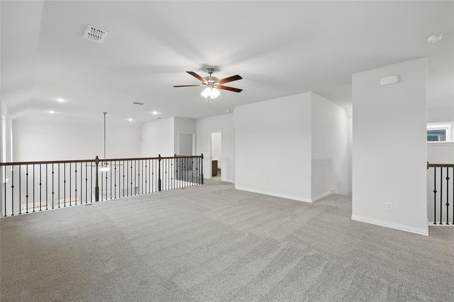 Spacious, unfurnished interior of a new home in Bel Air Village, Sherman (Image 25).