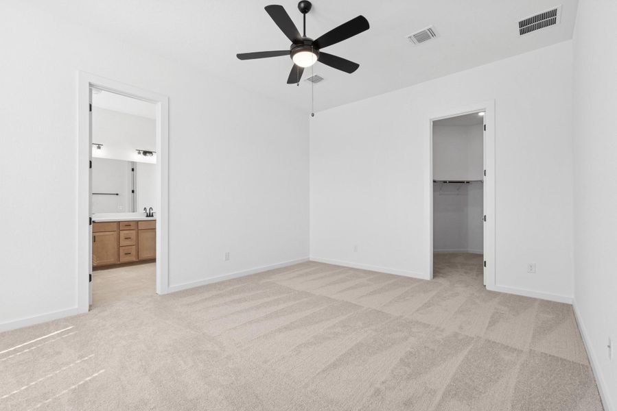 Spacious, unfurnished interior of a new home in Heritage, Dripping Springs (Image 19). Spacious, unfurnished interior of a new home in Heritage, Dripping Springs (Image 19).