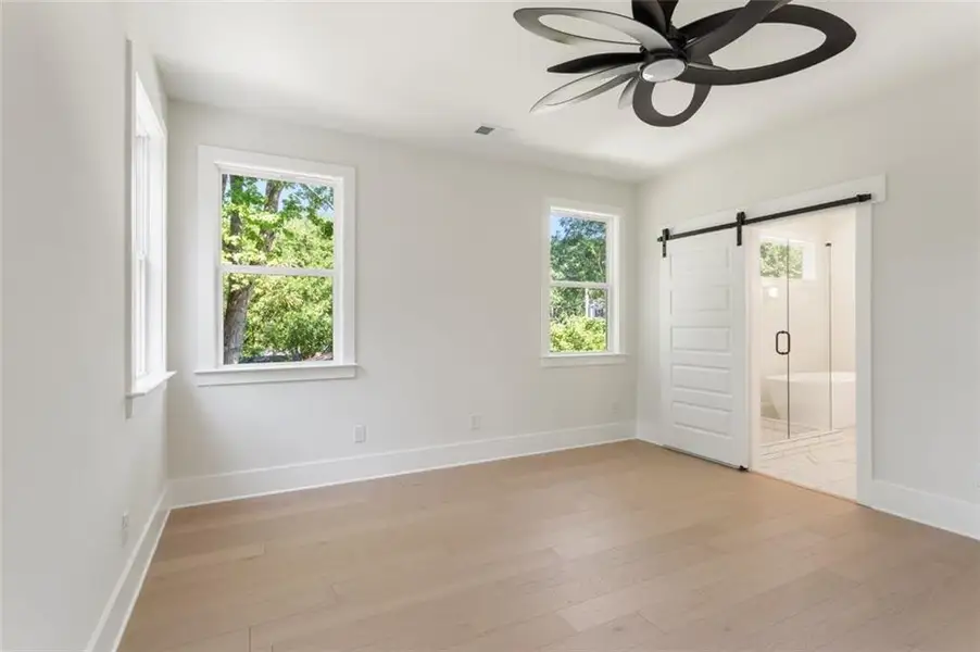 Spacious, unfurnished interior of a new home in , Smyrna (Image 24).