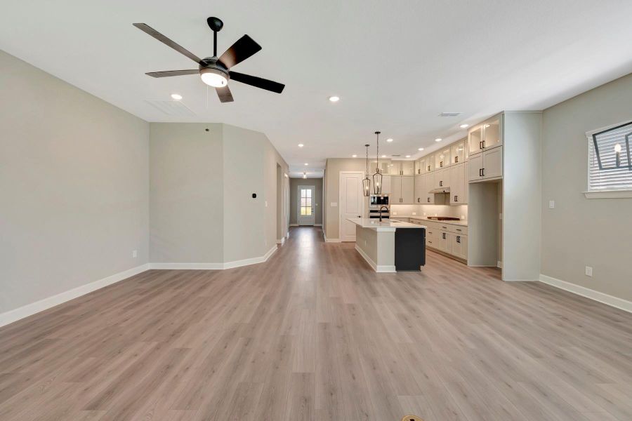 Spacious, unfurnished interior of a new home in Riceland - Summit Collection, Mont Belvieu (Image 15).