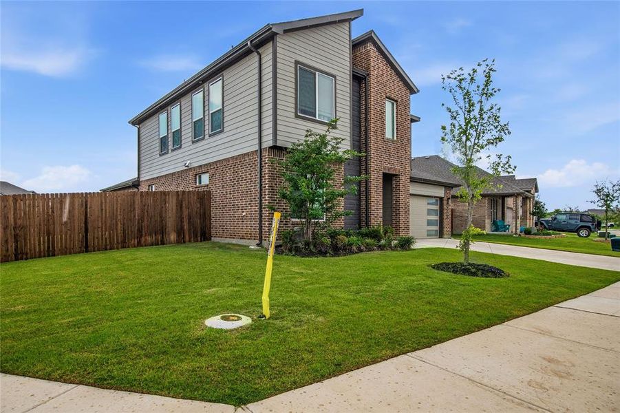 Exterior details and patio area of a home in , Denton (Image 24).