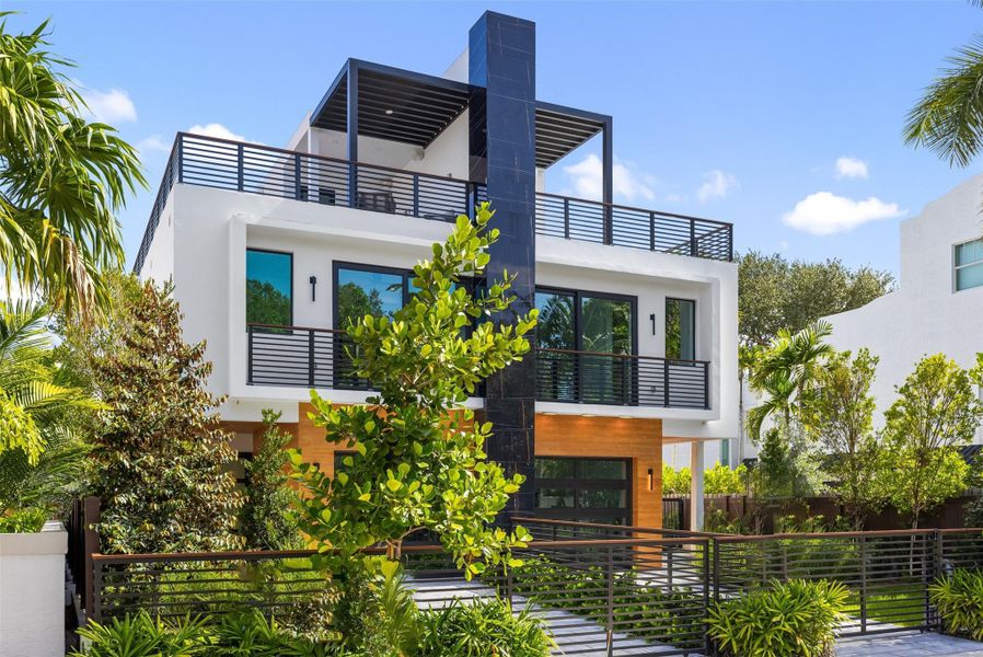 Front exterior of a new home in , Fort Lauderdale, FL, highlighting curb appeal (Image 20).