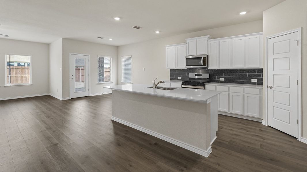 Furnished interior view inside a new home in Elevon, Lavon (Image 4).