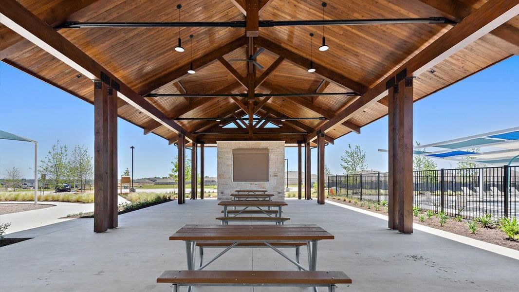 Community amenities in Carillon, Manor (Image 5).