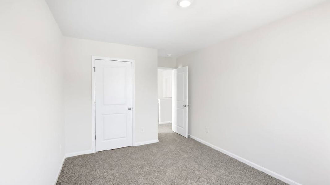 Spacious, unfurnished interior of a new home in Cloverdale Hills, Piedmont (Image 27).