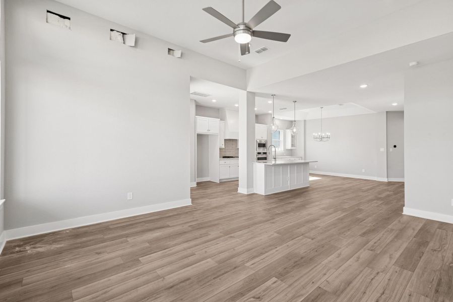 Spacious, unfurnished interior of a new home in ARTAVIA 50' Homesites, Conroe (Image 11).