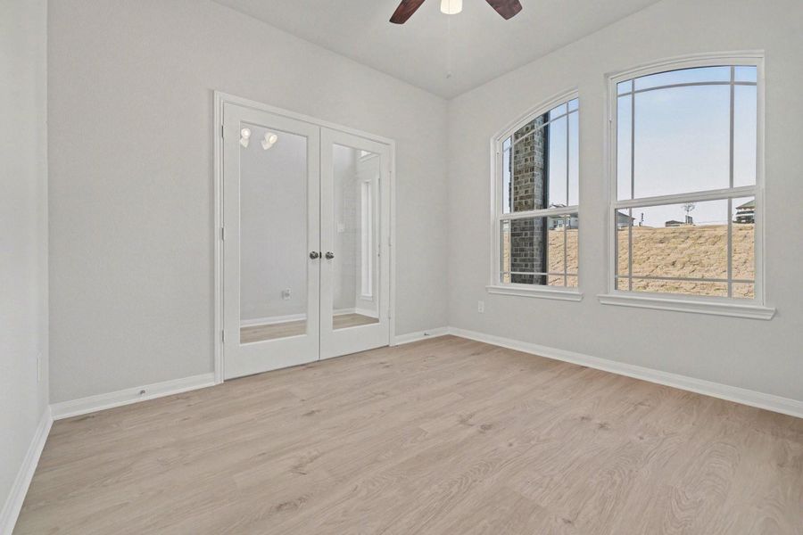 Spacious, unfurnished interior of a new home in Rose Hill Estates, Willis (Image 36).
