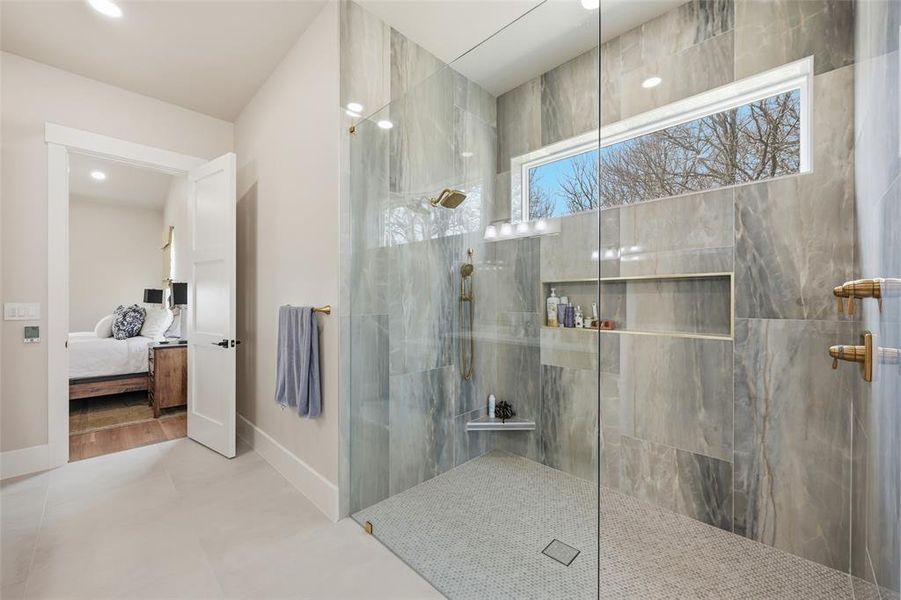 Furnished interior view inside a new home in , Gainesville (Image 19).