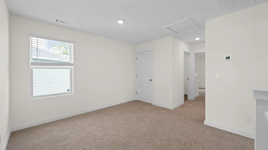 Spacious, unfurnished interior of a new home in Bayview at Harbor Crest, Ooltewah (Image 21).