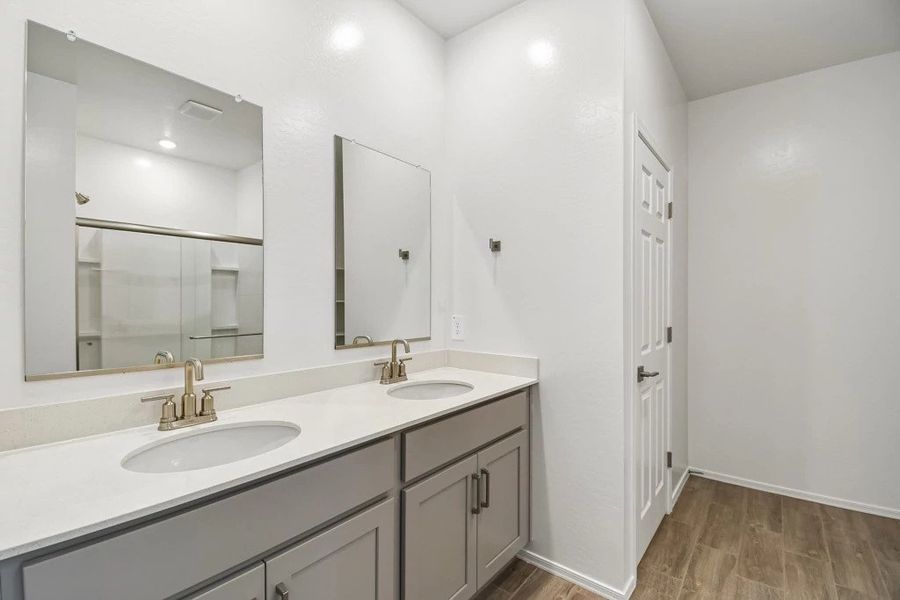 Primary bath. Not actual home, finishes may vary. Primary bath. Not actual home, finishes may vary.