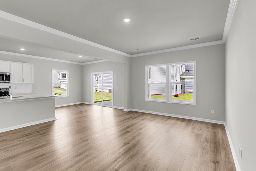 Spacious, unfurnished interior of a new home in Central Creek, Goose Creek (Image 24).