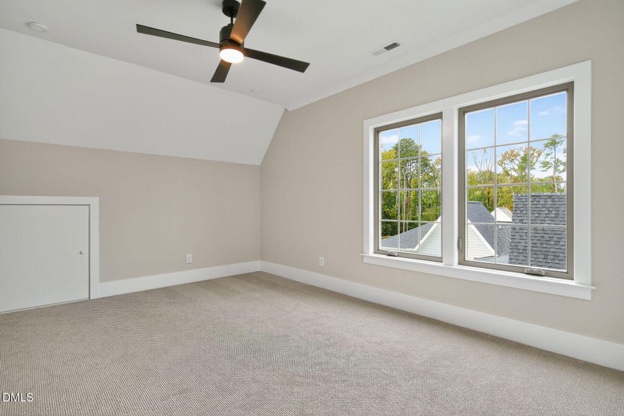 032-1920x1080-bedroom 032-1920x1080-bedroom