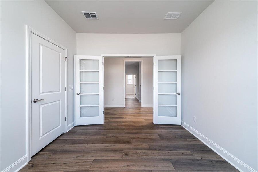 Spacious, unfurnished interior of a new home in Del Webb Charleston at Nexton, Summerville (Image 9). Spacious, unfurnished interior of a new home in Del Webb Charleston at Nexton, Summerville (Image 9).