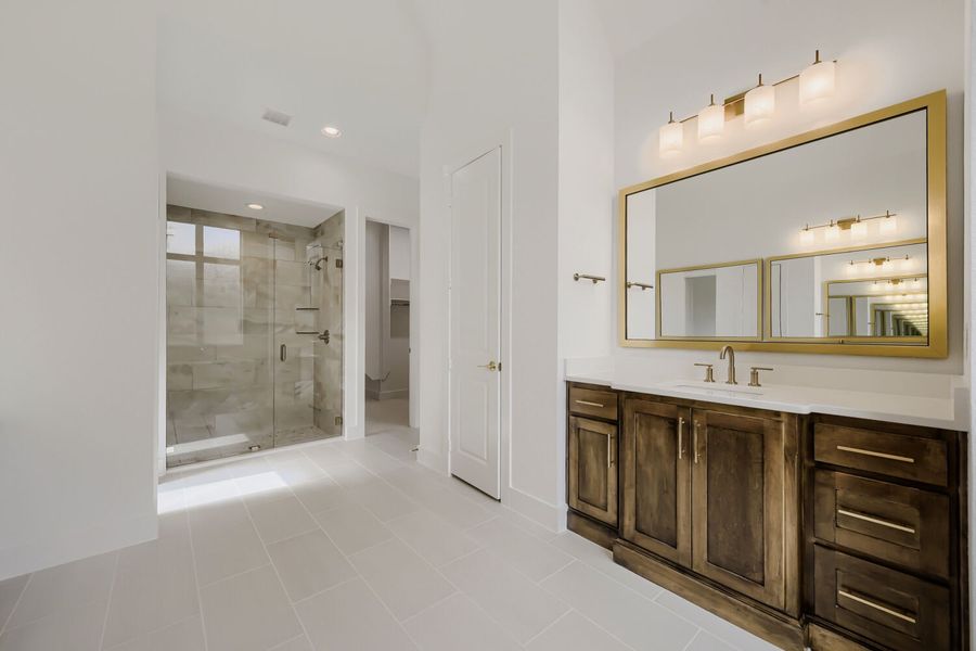 841 Bella Casa - Primary Bathroom
