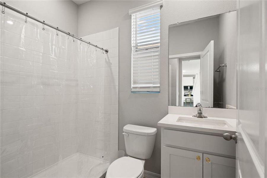 Furnished interior view inside a new home in , Wesley Chapel (Image 38).