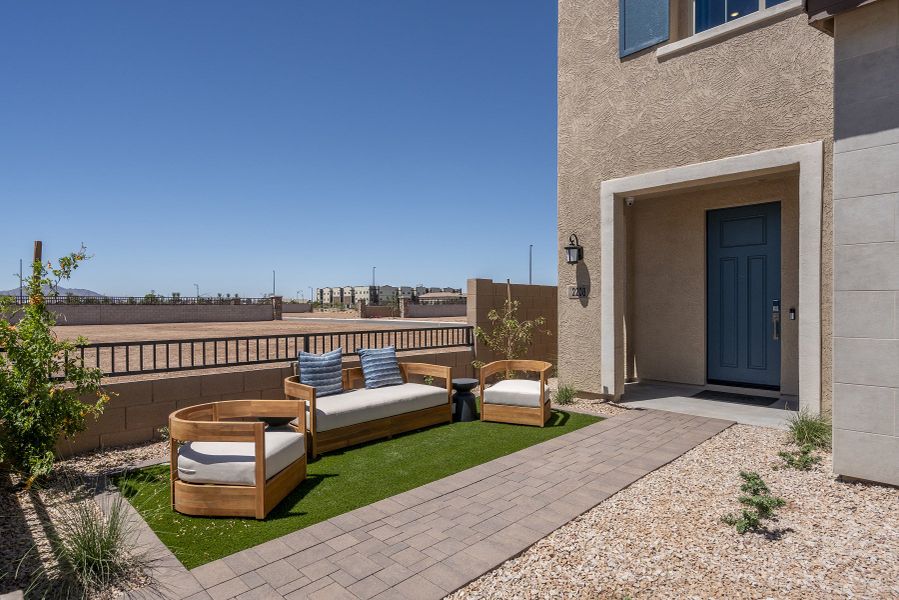 Representative exterior details of a home built from the 3 by Risewell Homes in Bella Storia, Gilbert (Image 3).