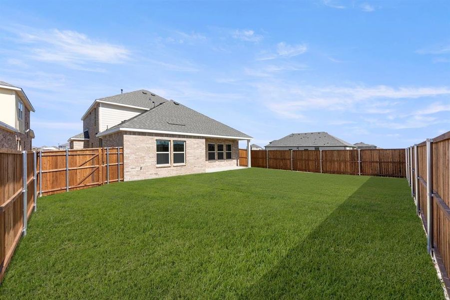 Exterior details and patio area of a home in Las Lomas, Forney (Image 3). Exterior details and patio area of a home in Las Lomas, Forney (Image 3).