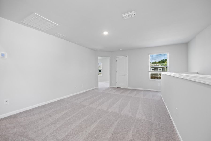 Spacious, unfurnished interior of a new home in Bradford Pointe, Summerville (Image 18).