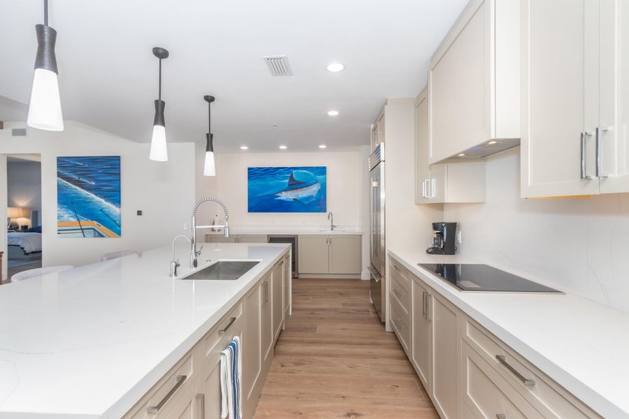 15 184 Lake Dr. Suite 200--7 15 184 Lake Dr. Suite 200--7