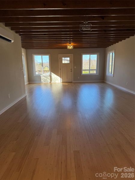 Open Concept: From kitchen to Living RoomOpen beams Open Concept: From kitchen to Living RoomOpen beams