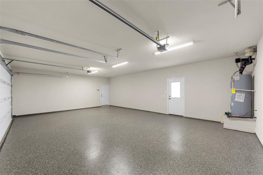 Spacious, unfurnished interior of a new home in , Greenville (Image 28).