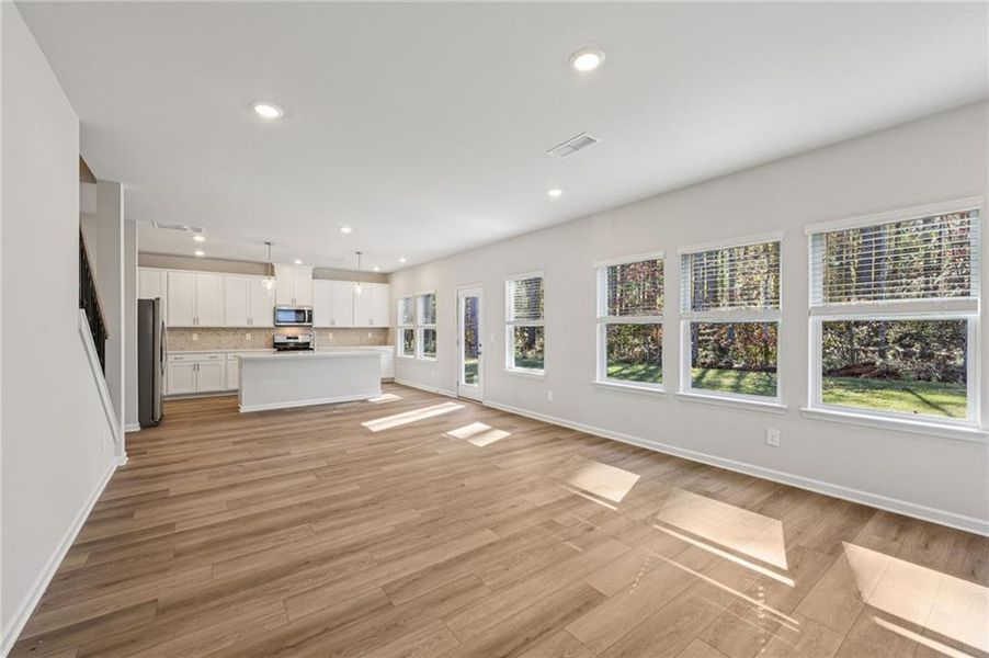 Spacious, unfurnished interior of a new home in The Oaks at Dawson, Dawsonville (Image 18).