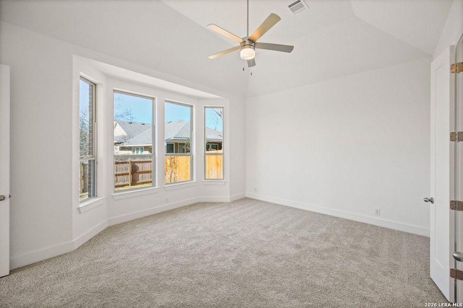 Spacious, unfurnished interior of a new home in Davis Ranch, San Antonio (Image 23).