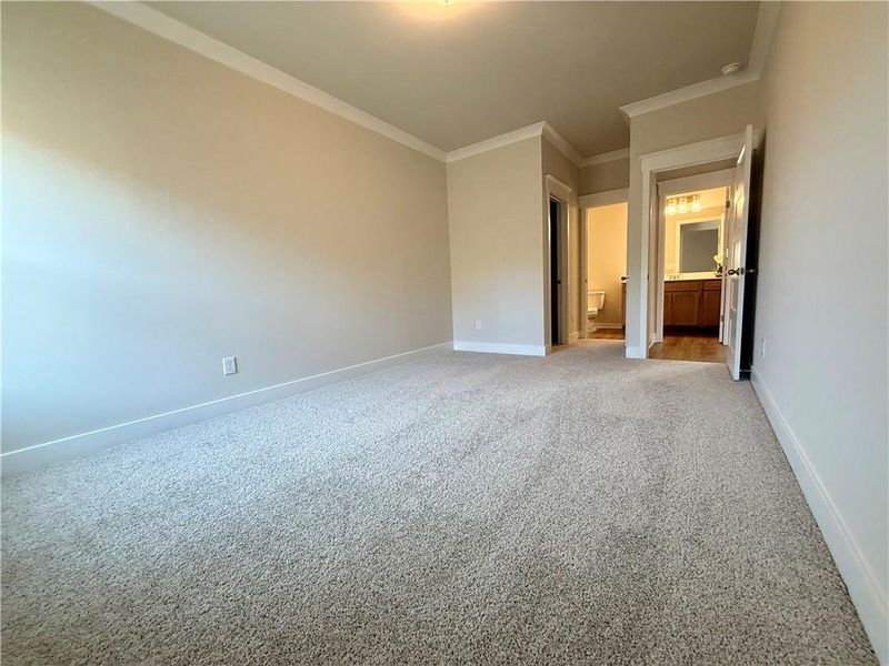 Spacious, unfurnished interior of a new home in Ponderosa Farms Manor, Gainesville (Image 33).