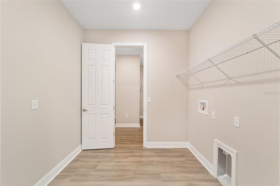 Spacious, unfurnished interior of a new home in , Ocala (Image 38).