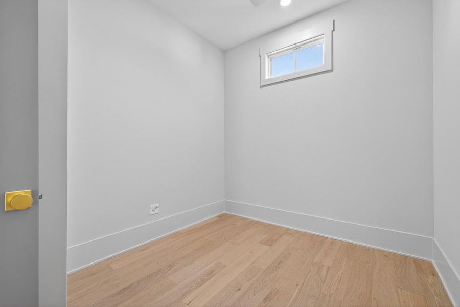 Spacious, unfurnished interior of a new home in , Jefferson (Image 44).