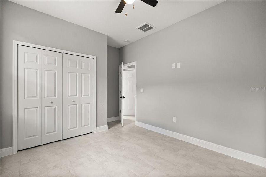 Spacious, unfurnished interior of a new home in , Haines City (Image 8).