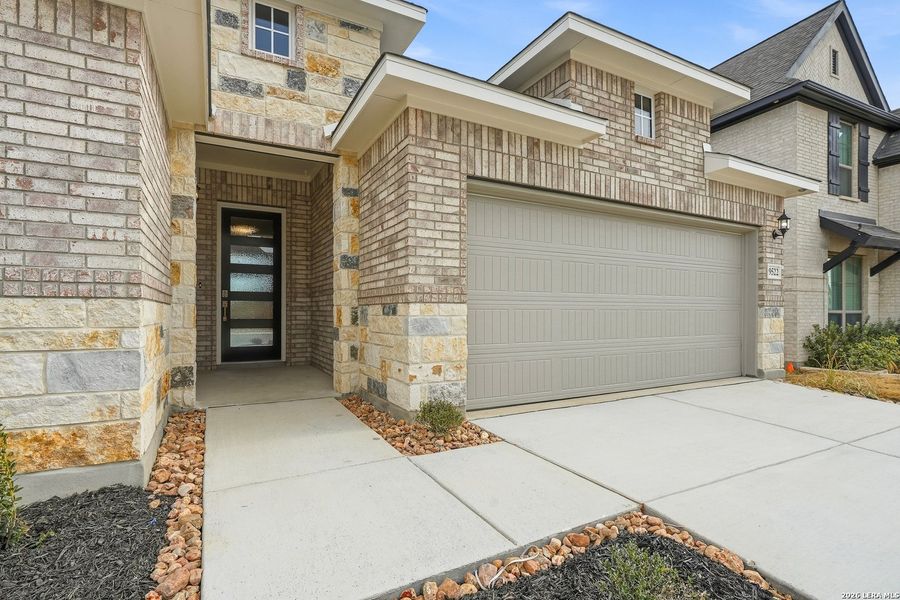 Exterior details and patio area of a home in Stillwater Ranch, San Antonio (Image 22).