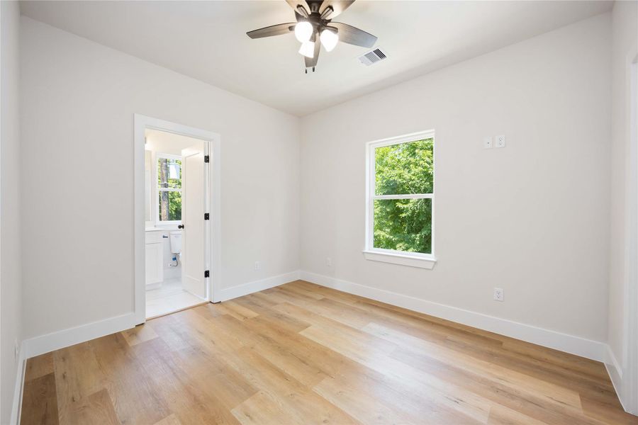 Spacious, unfurnished interior of a new home in , Houston (Image 24).