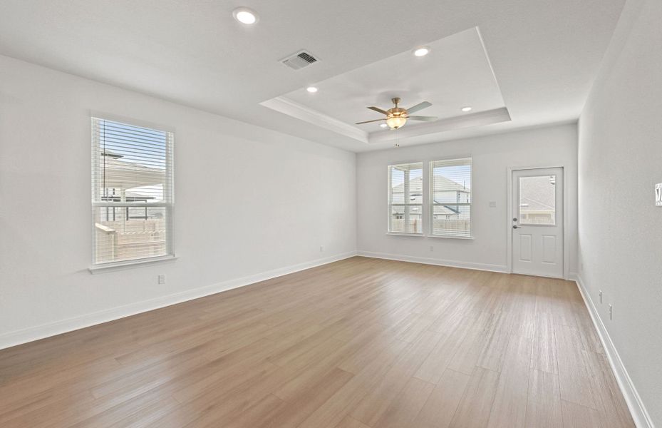 Spacious, unfurnished interior of a new home in Patterson Ranch, Georgetown (Image 22).