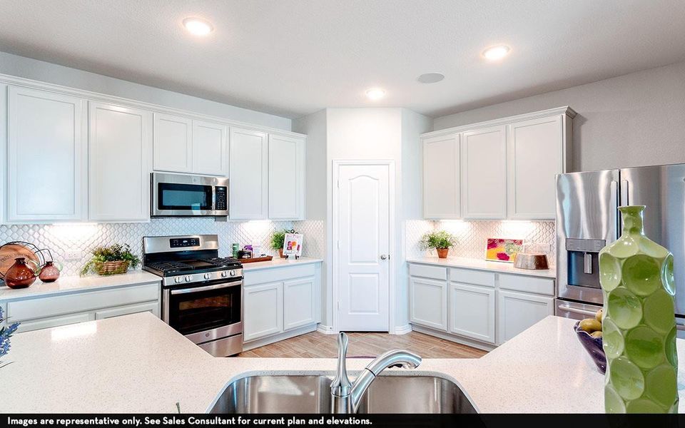 Furnished interior view inside a new home in Pecan Estates, Crosby (Image 7).
