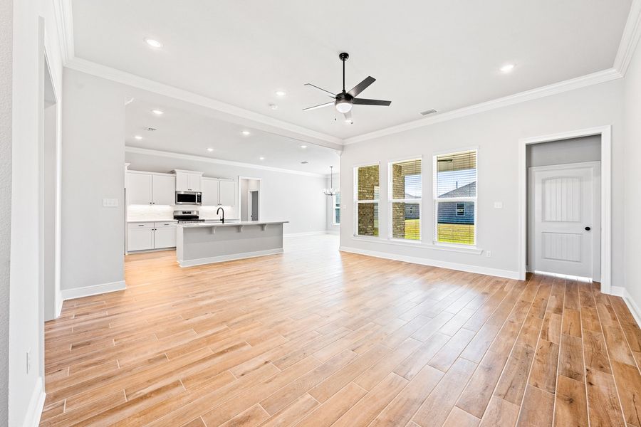 Spacious, unfurnished interior of a new home in Natureview, Freeport (Image 12).