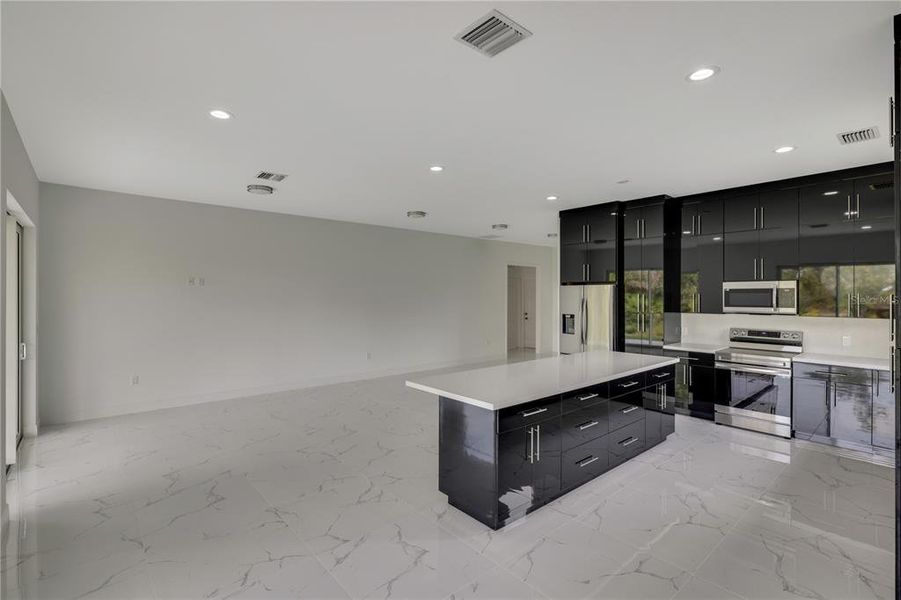 Image 34 of a home in .