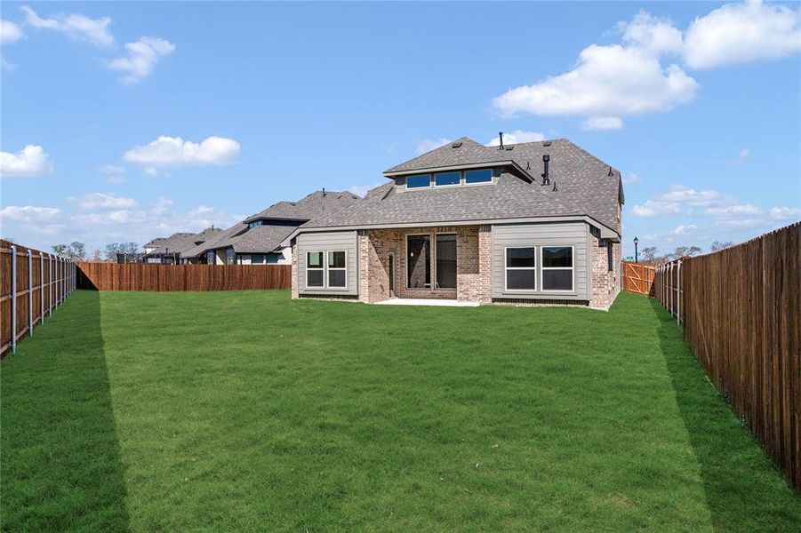 Exterior details and patio area of a home in The Oaks, Red Oak (Image 22).
