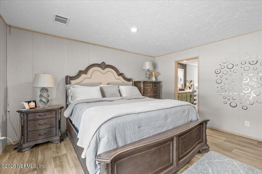 Furnished interior view inside a new home in , Palatka (Image 15).