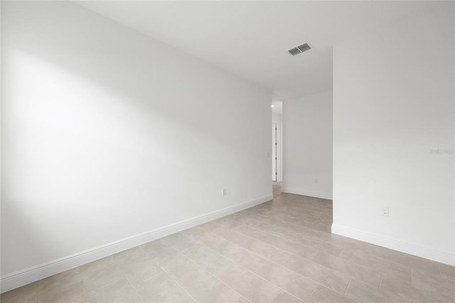 Spacious, unfurnished interior of a new home in , Ocala (Image 32).