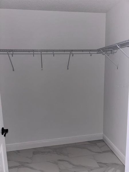 Spacious, unfurnished interior of a new home in , Citrus Springs (Image 25).