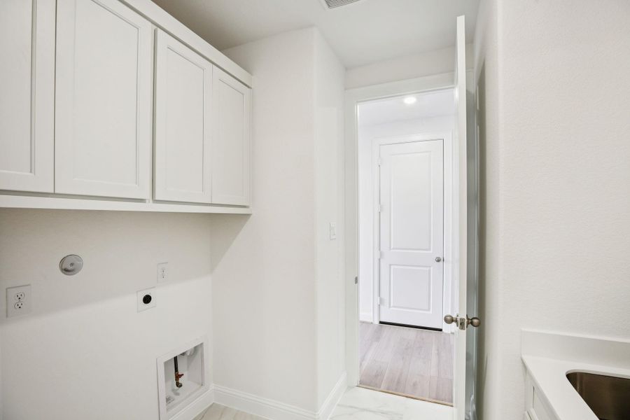 Spacious, unfurnished interior of a new home in , Magnolia (Image 28).